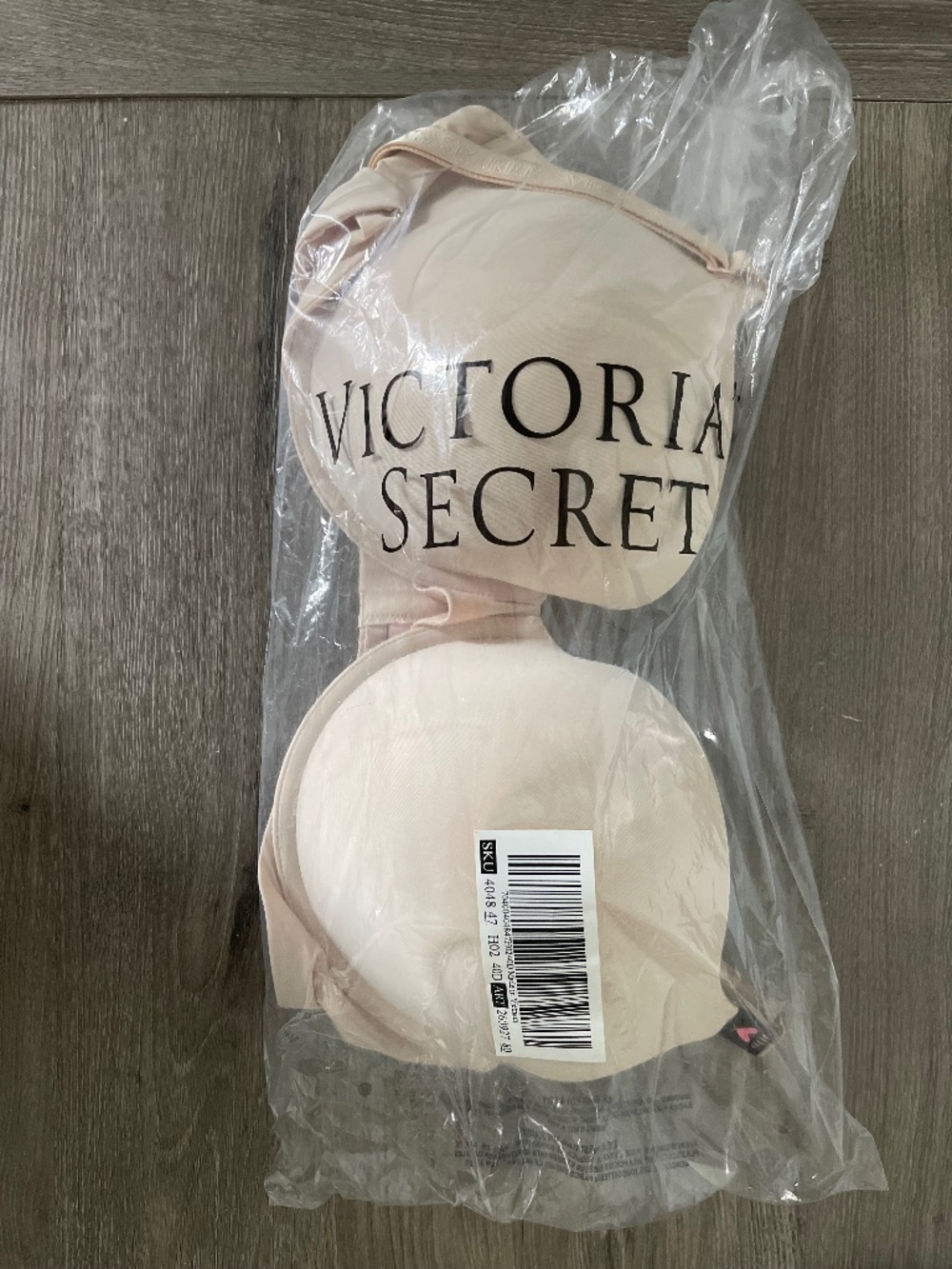 Victoria’s Secret The T-Shirt lightly Lined Smooth Demi Bra Size 40D NWT
